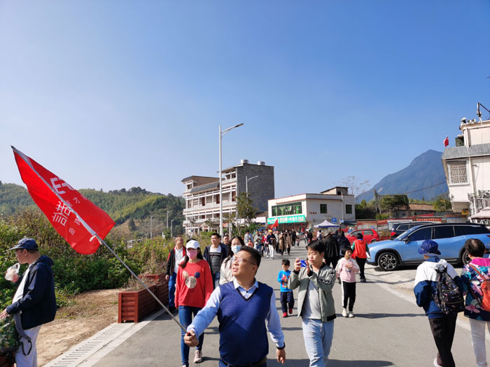 依诺信—邂逅最美丹霞山|大峡谷